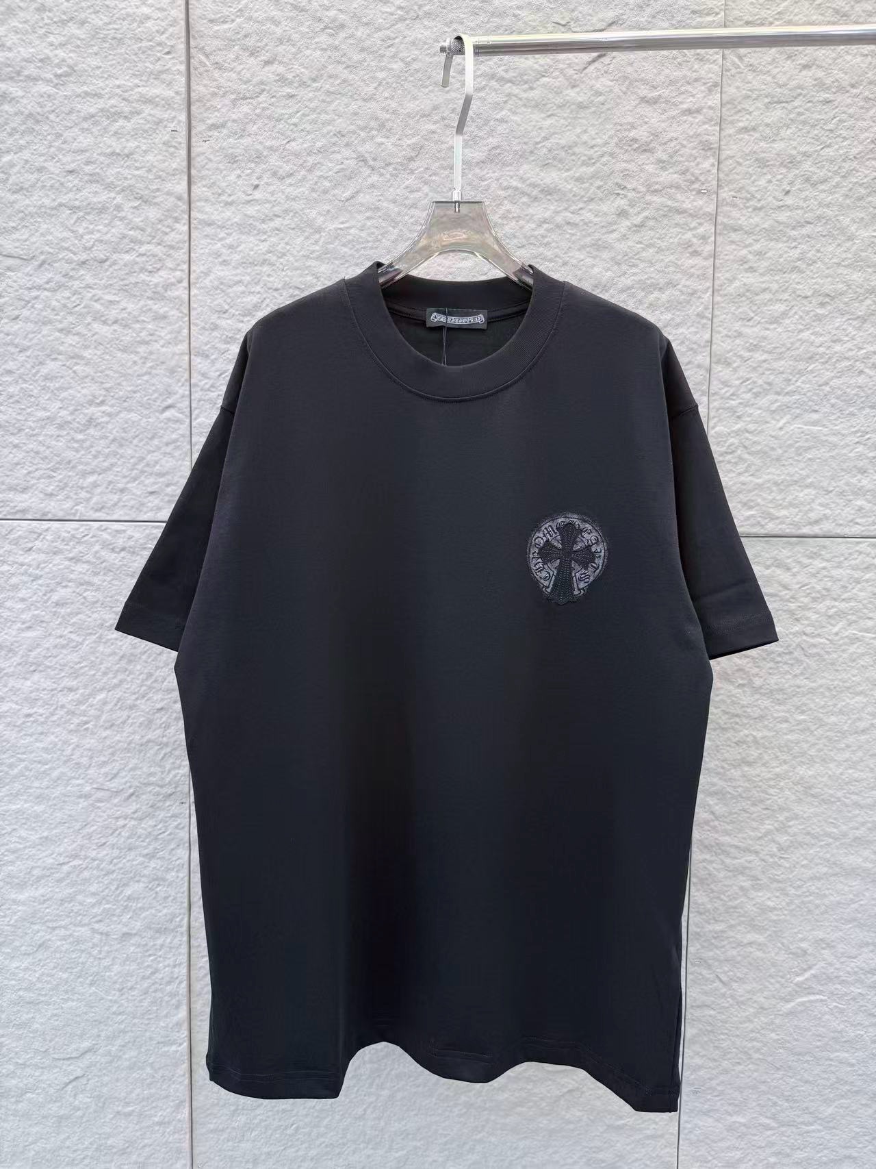 クロムハーツ Tシャツ｜存在感を纏う人気Tシャツ